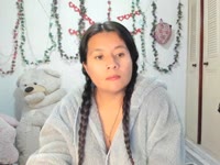 ¡Hola a todos, bienvenidos a mi página! Gracias por tomarse el tiempo de leer esto, mi habitación es agradable, espero que todos se unan. Lo que quiero decir es que tengo la suerte de ser yo mismo y no aceptar a la gente que no respeta eso. A algunos de ustedes no les gusta eso y eso está bien. No tenemos por qué gustarle a todo el mundo, pero sí a los que lo hacen grande
A veces estoy de mal humor o cansada, no soy la chica más entretenida, pero la vida lo es así que espero que lo entiendan.
Estoy aquí para mejorar tu día, para poner una sonrisa en tu rostro, hacerte olvidar que tienes un trabajo mañana, o una novia/a, o una esposa molesta, o cualquier otra cosa que no quieras pensar hoy.
No se ponga exigente, amable y educado no tolere comentarios groseros, así que por favor respete. Solo queremos divertirnos, no hacemos drama en mi habitación.
¡Lo más importante es que no olvides que todo lo que tenemos es ahora!!!!