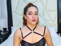 Hallo, mein Name ist Merida, ich bin eine 25-jährige Kolumbianerin. Ich reise gerne, sehe gerne viele Orte, liebe Freiheit und Abenteuer. Ich bin mutig, gehe gerne Risiken ein, bin gerne frech und lerne gerne von guten Lehrern. Ich bin eher gehorsam. Ein guter Job liegt in meinen Möglichkeiten. Komm mit, ich möchte dir meine Lust zeigen.