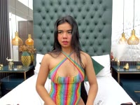 Elegance, sweetness and a lot of game for you ... sensual, romantic and fun: this is my show. I love talking, playing, seducing and creating an emotional and sexual connection. I always have a different costume, toys and fantasies so you live something unique, elegant and full of pleasure.