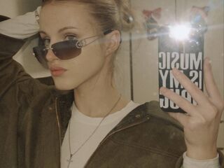 camgirl masturbating with sextoy KateZalepa