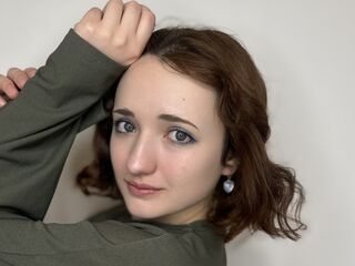 naked cam girl masturbating with dildo SaundraTowler