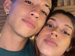 naked couple with live cam MikeAndEva