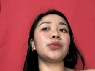 bizarre cam show HannahVinson