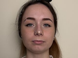 camslut fingering shaved pussy AftonHickey