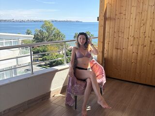 camwhore nude AlyVee