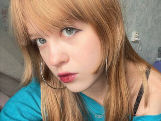 shaved pussy webcam AmberLune