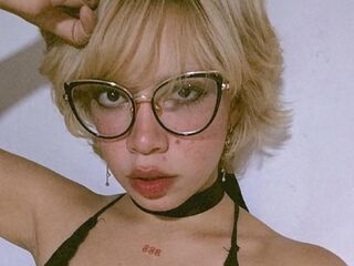 hot cam girl masturbating AmelieMari