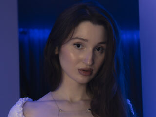 camgirl chatroom AminaNim