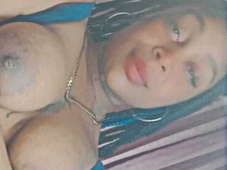 naked webcamgirl AndreTower