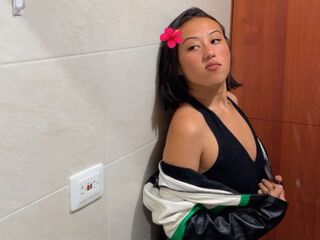 girl shaving pussy AndreaTapiero