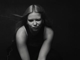 camgirl playing with sextoy AngellaMaulin