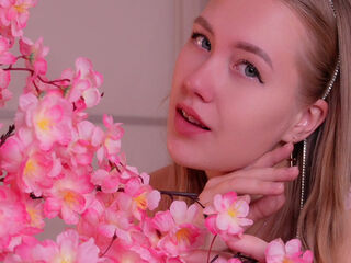 cam girl fingering pussy BertaTurro