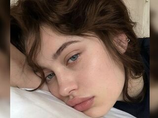 camslut fingering pussy BrettOpher