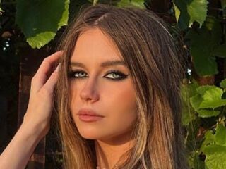 fingering girl webcam  BrunaKiebler