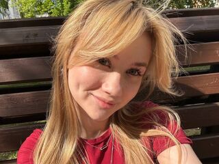 girl chatroom CelestineVale