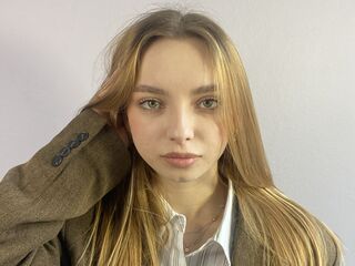 fingering girl cam ChariseKuhnke