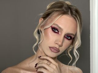 camgirl playing with dildo CherryRose