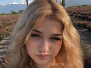 webcam girl chatroom CloudyFox