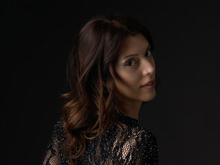 camgirl showing pussy CorinaDaniela