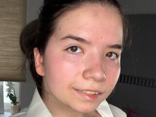 camgirl playing with sextoy DaisyMolen