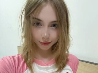 hot cam whore DaniGlow