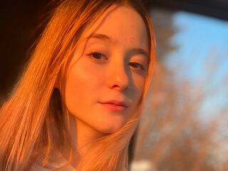 fingering camgirl DarlenaBallew