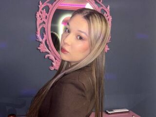 cam girl masturbating with dildo DarnellCalvani