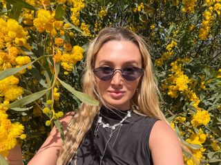 live porn cam DelaineClowerd