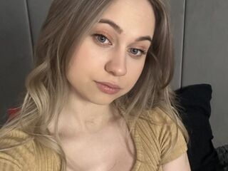 live webcam performer ElisabethCrysten