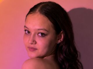 naked camgirl masturbating with vibrator ElvieTalboti