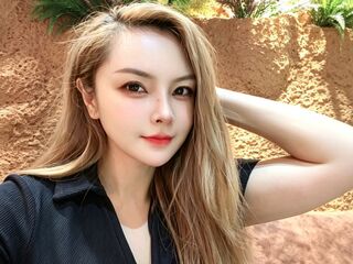 camslut masturbating EmilyXiu