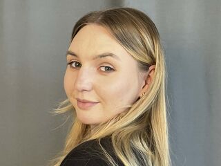 webcam bitch chatroom FloraBrenden