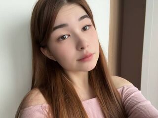 camslut showing tits GentleTina