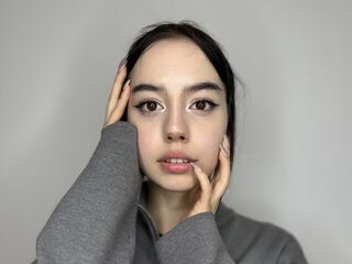 nude camgirl photo HannahDinizo