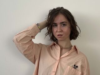 fingering girl chatroom HilaryGanfield