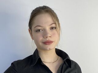 live cam show JanuaryBuswell