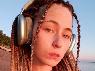 naked webcam girl photo JodeeChum