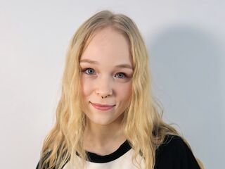 cam girl masturbating KamiMellema