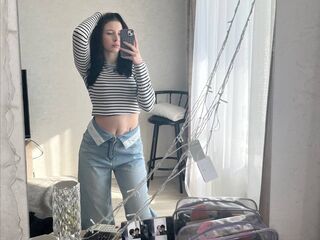camgirl showing tits LeoriCorde