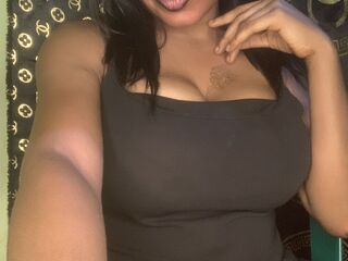 beautiful camgirl LindaBernard