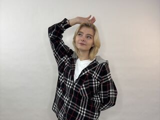 beautiful cam girl LorieYancy