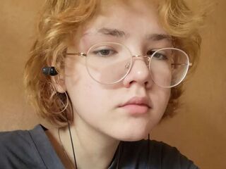 camgirl playing with dildo LucyRandy