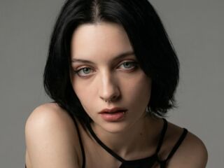 camslut spreading pussy LuisaFinell