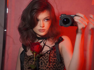 camwhore shaving pussy LunaBruna