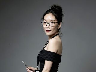 adult cam LunaChen