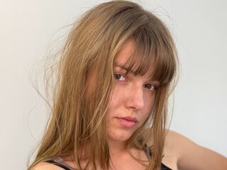 fingering webcamgirl LynetteOba