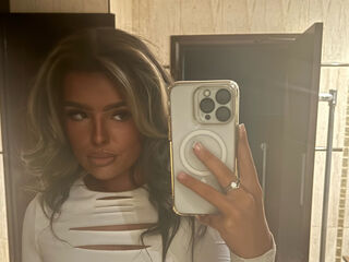 hot cam girl masturbating with vibrator MaisieSmithx