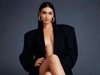 live chatroom ManuelaHall