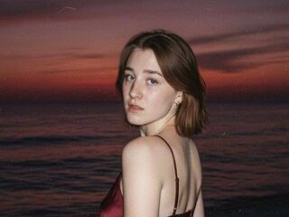 cam girl playing with sextoy MargrettMulac