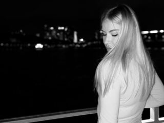 naked cam girl masturbating MariBrandel